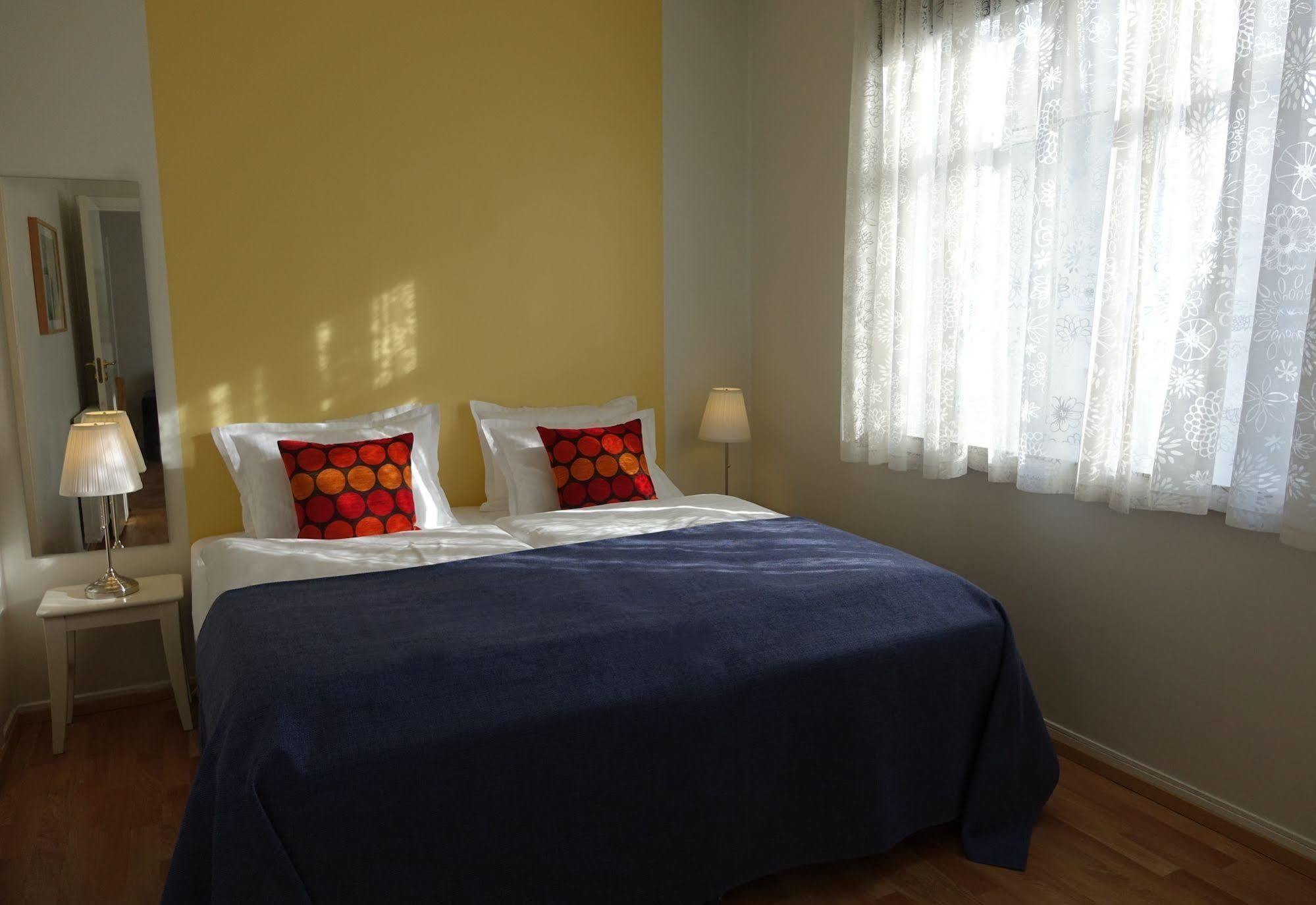 Castle House & Embassy Luxury Apartments Reykjavik Bagian luar foto