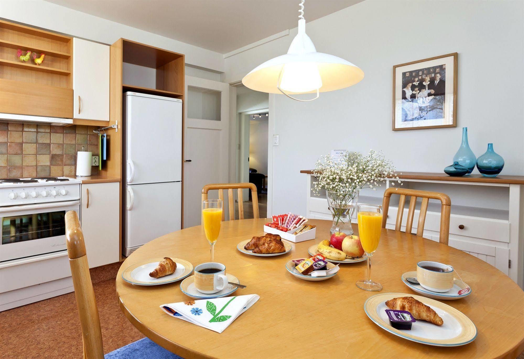 Castle House & Embassy Luxury Apartments Reykjavik Bagian luar foto