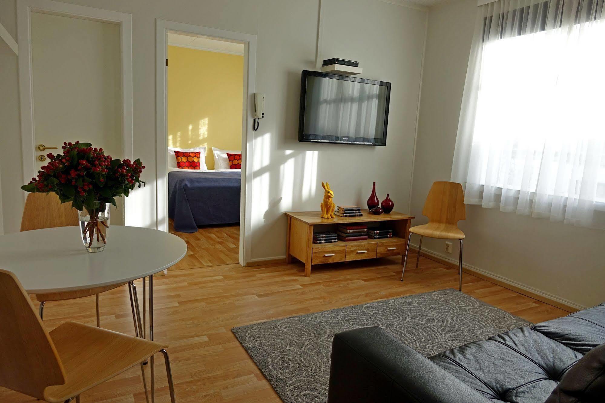 Castle House & Embassy Luxury Apartments Reykjavik Bagian luar foto