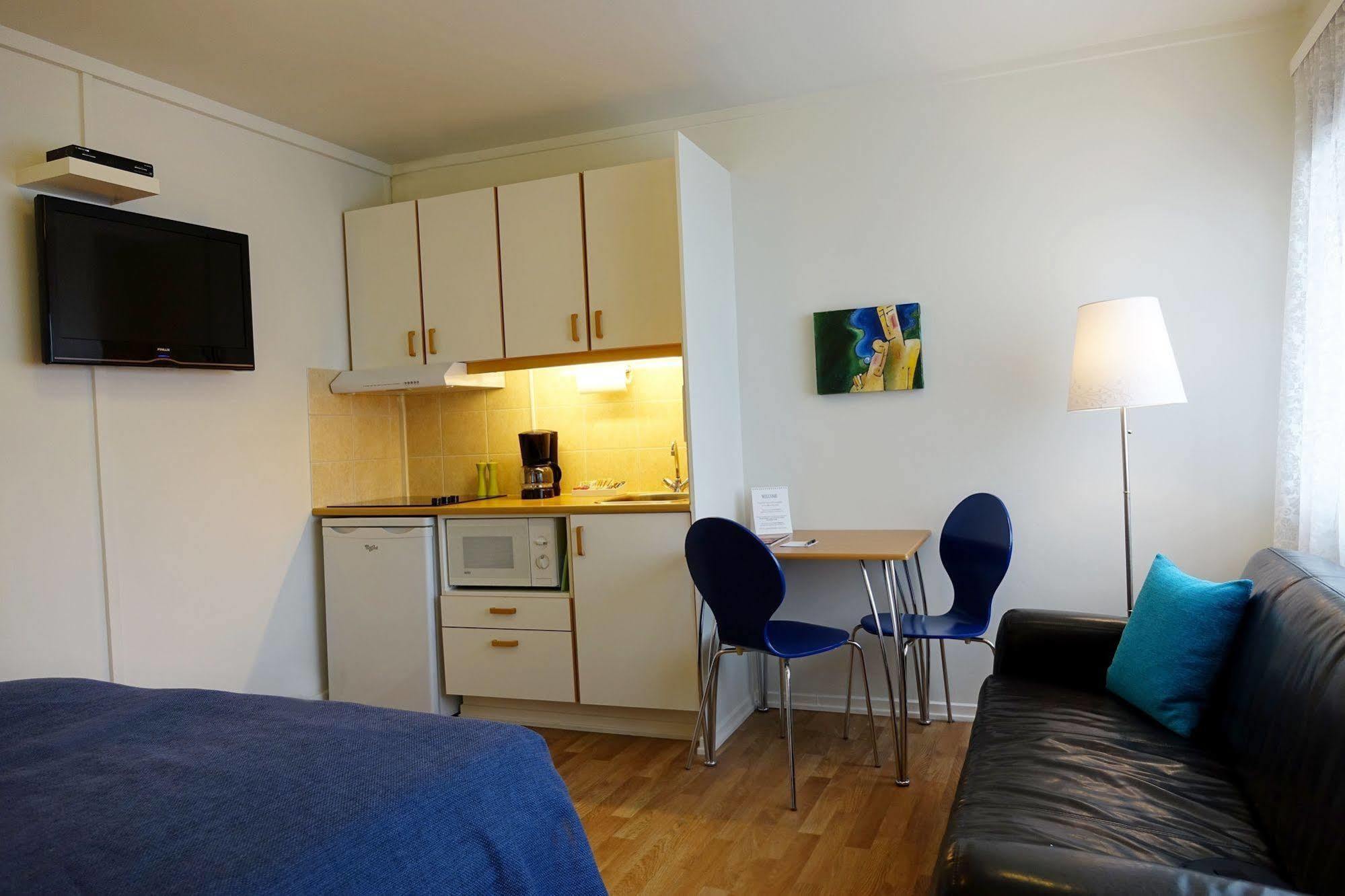 Castle House & Embassy Luxury Apartments Reykjavik Bagian luar foto