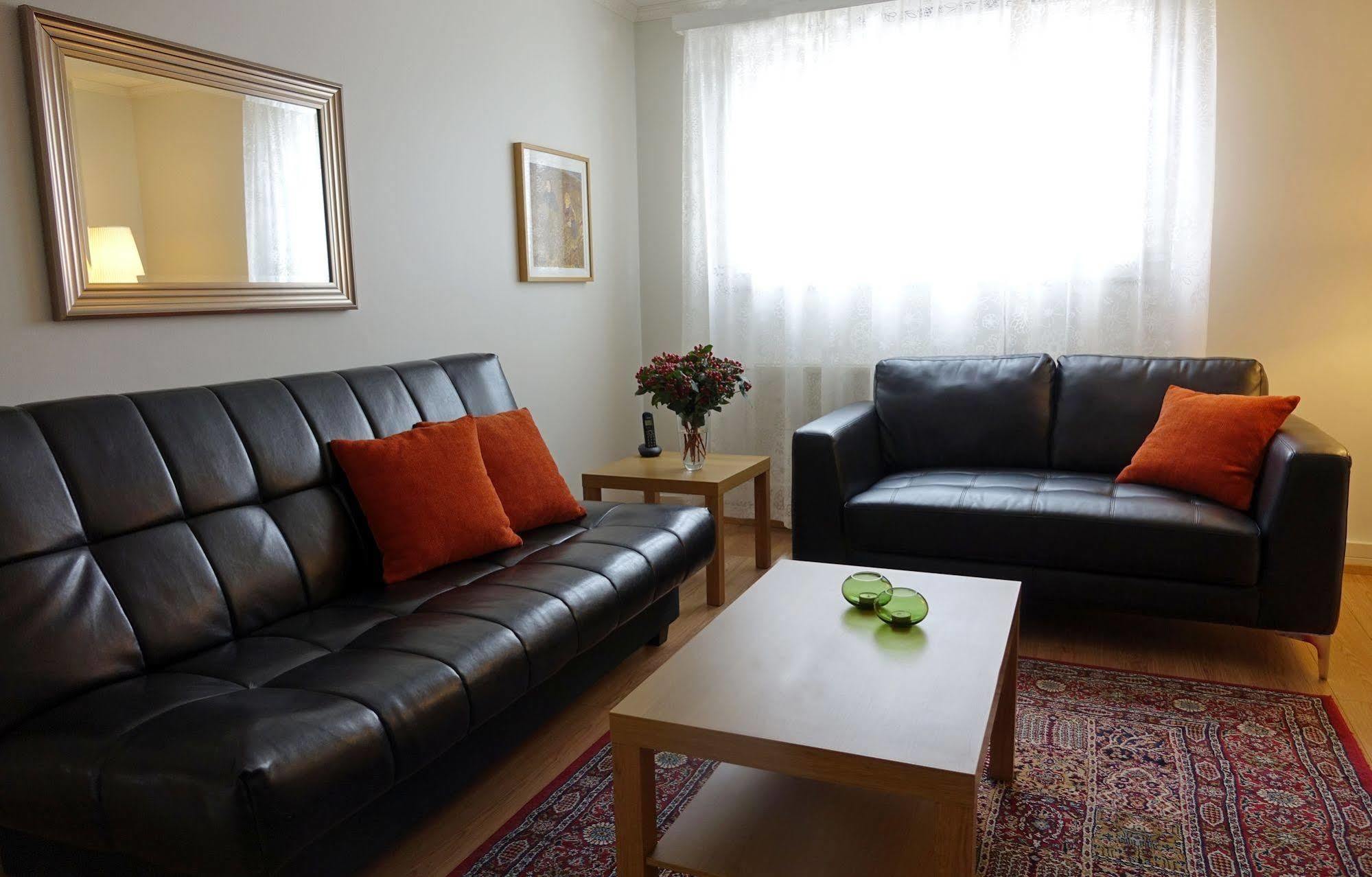 Castle House & Embassy Luxury Apartments Reykjavik Bagian luar foto