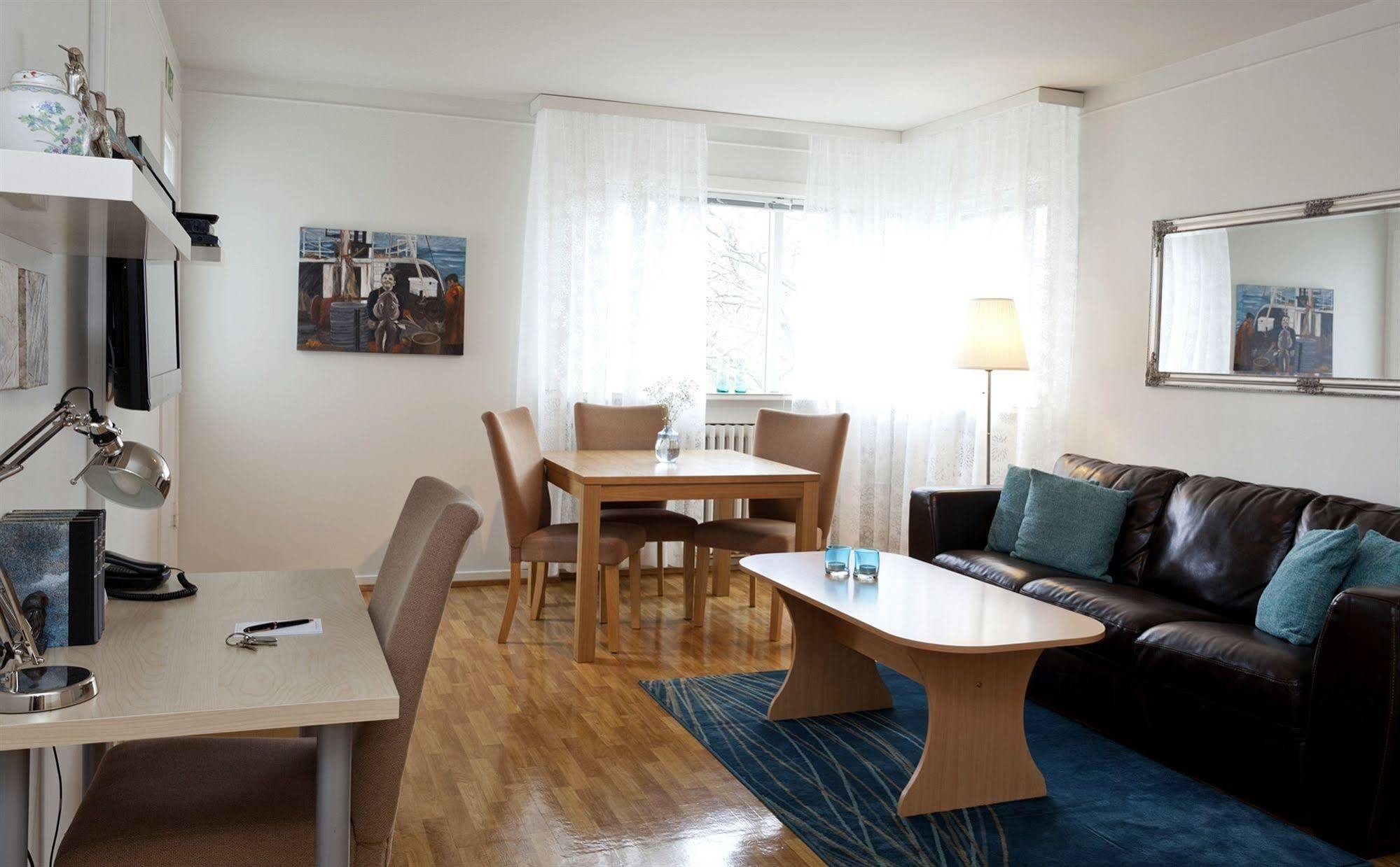 Castle House & Embassy Luxury Apartments Reykjavik Bagian luar foto