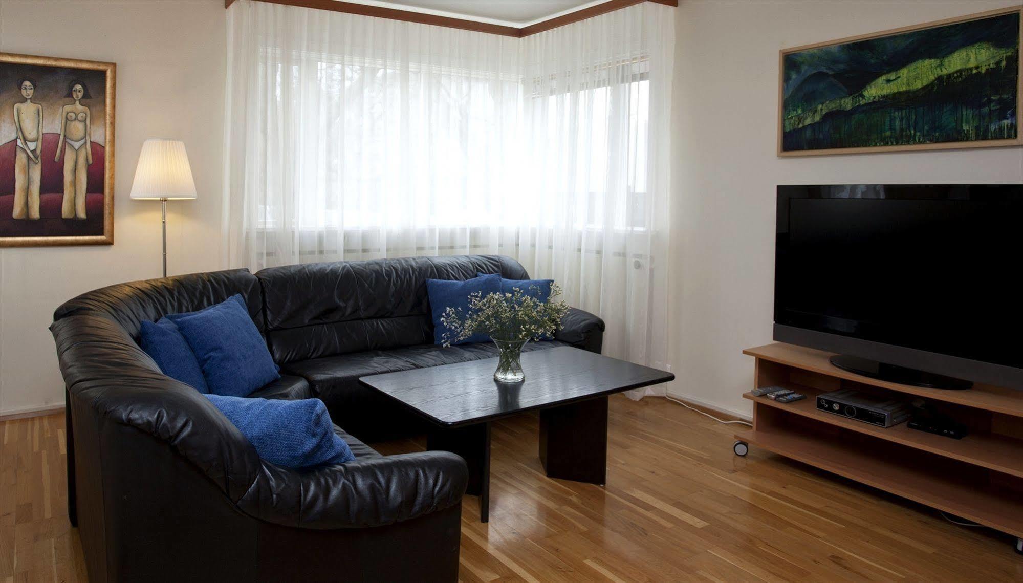 Castle House & Embassy Luxury Apartments Reykjavik Bagian luar foto