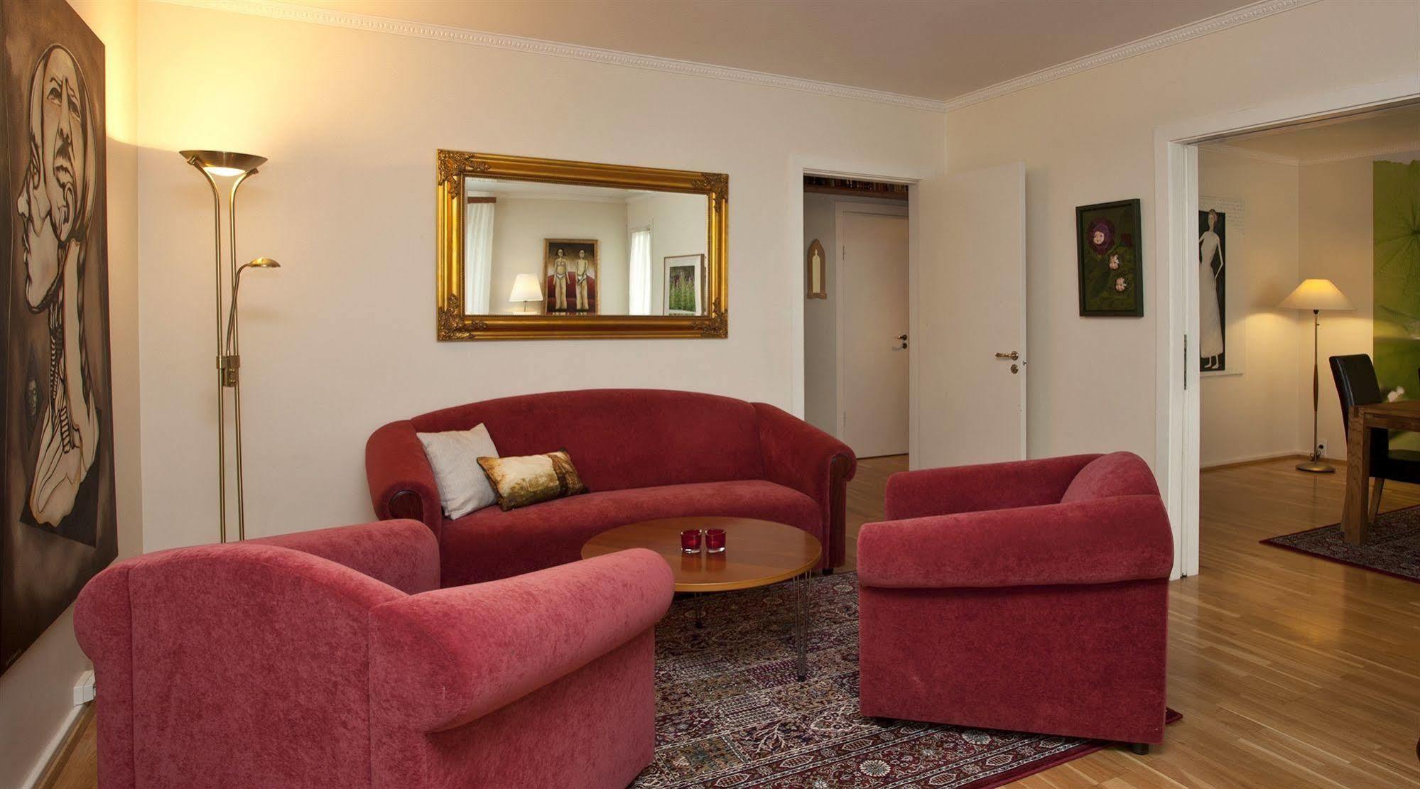 Castle House & Embassy Luxury Apartments Reykjavik Bagian luar foto