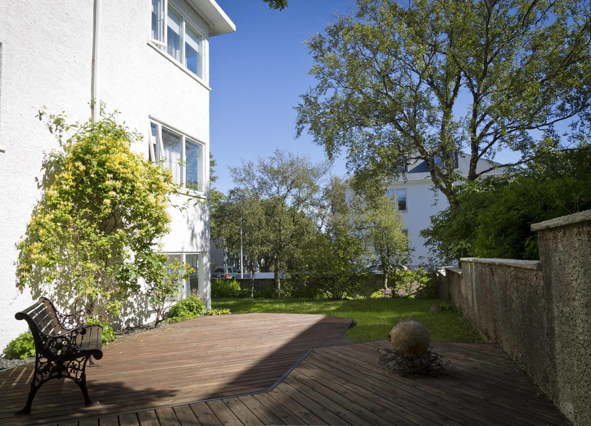 Castle House & Embassy Luxury Apartments Reykjavik Bagian luar foto