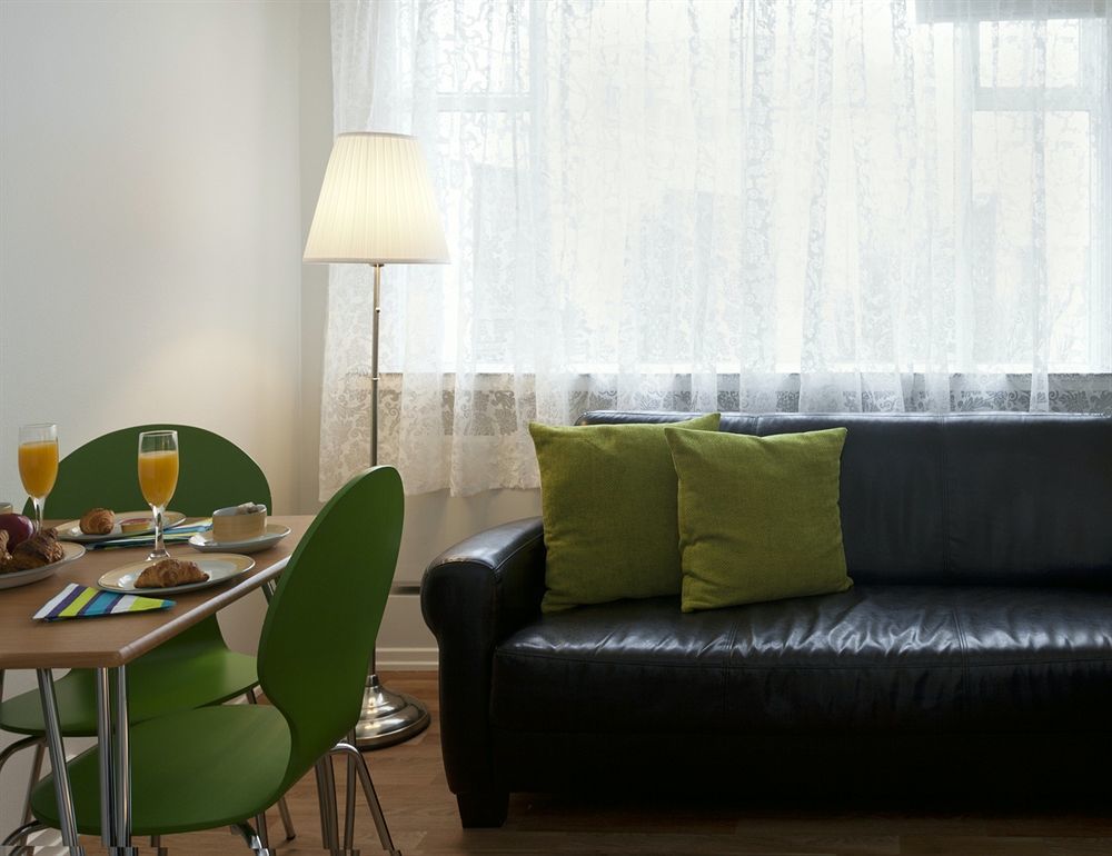 Castle House & Embassy Luxury Apartments Reykjavik Bagian luar foto