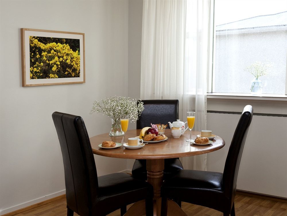 Castle House & Embassy Luxury Apartments Reykjavik Bagian luar foto